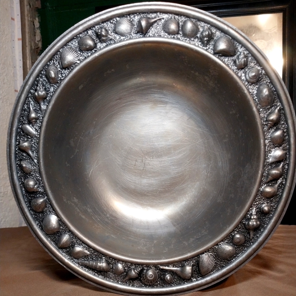 VTG. The Walton Company Pewter Seashell dish